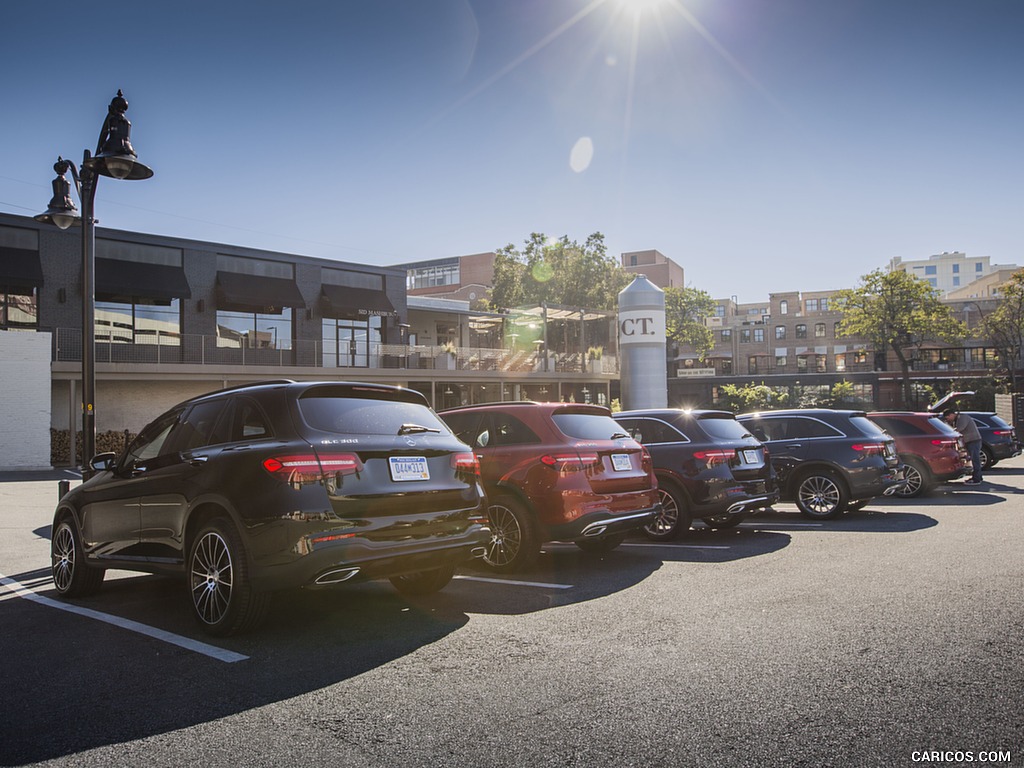 2016 Mercedes-Benz GLC 300 (US-Spec) 