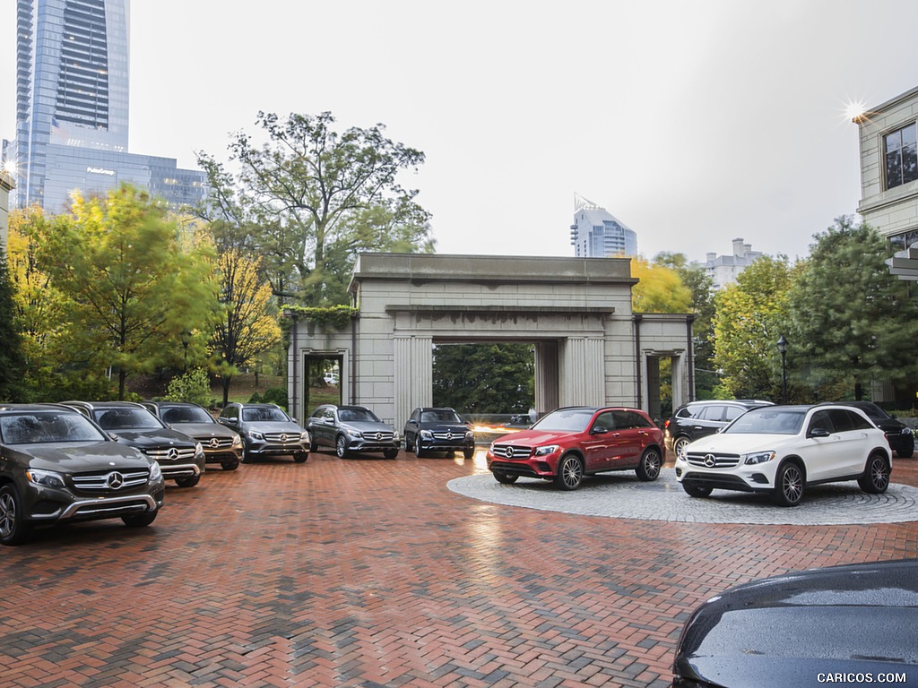 2016 Mercedes-Benz GLC 300 (US-Spec) 