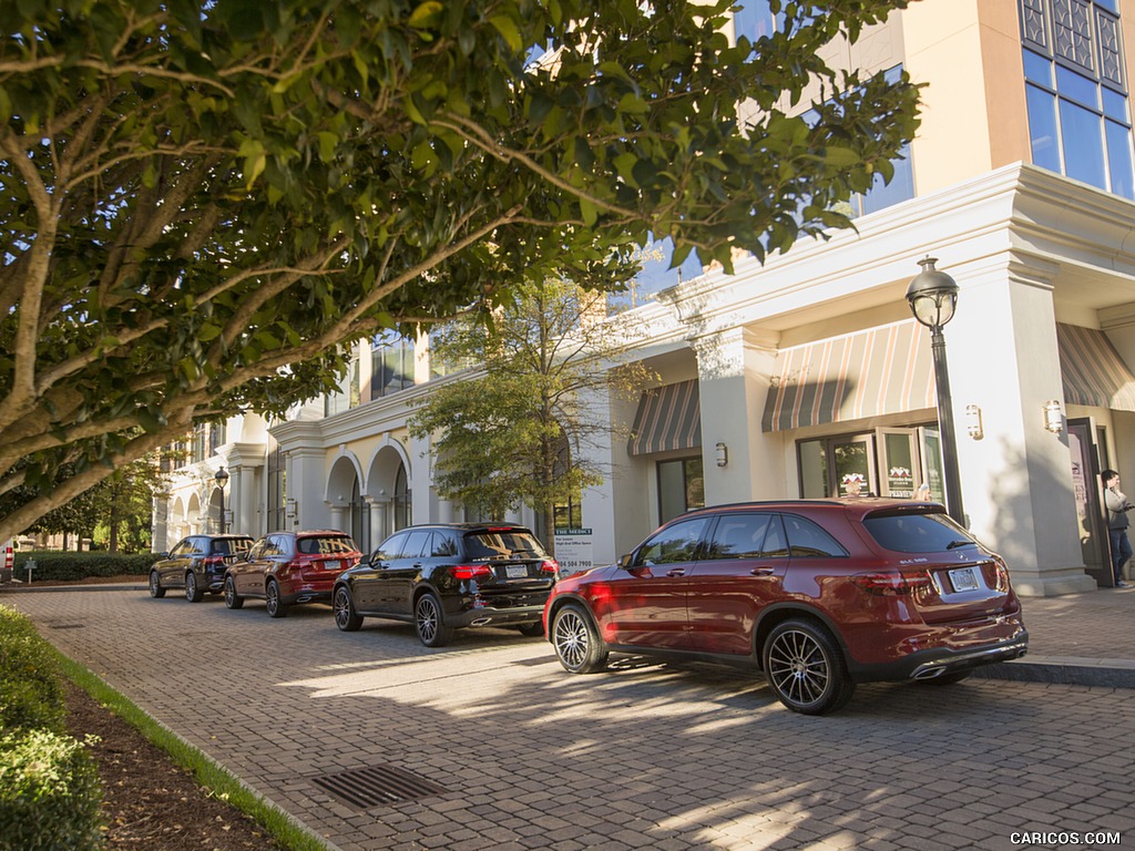 2016 Mercedes-Benz GLC 300 (US-Spec) 