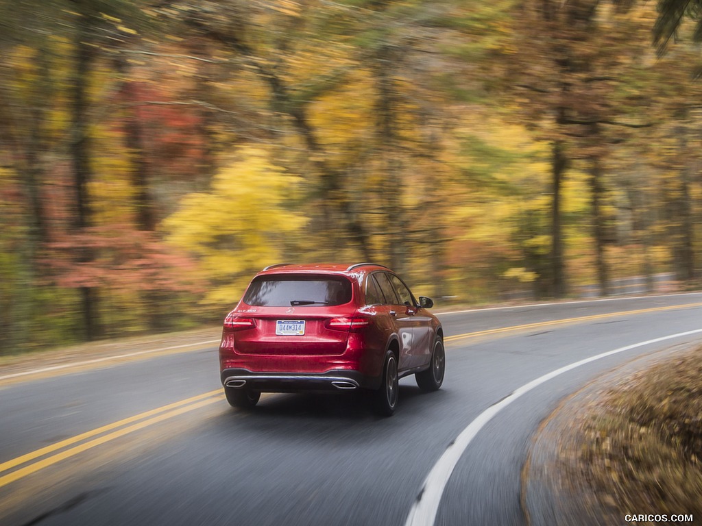 2016 Mercedes-Benz GLC 300 (US-Spec) 