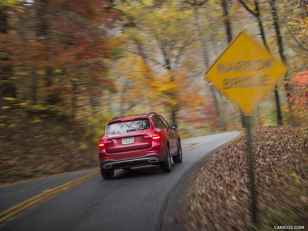 2016 Mercedes-Benz GLC 300 (US-Spec) 