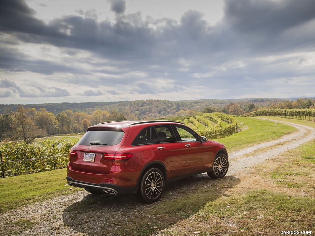 2016 Mercedes-Benz GLC 300 (US-Spec) 