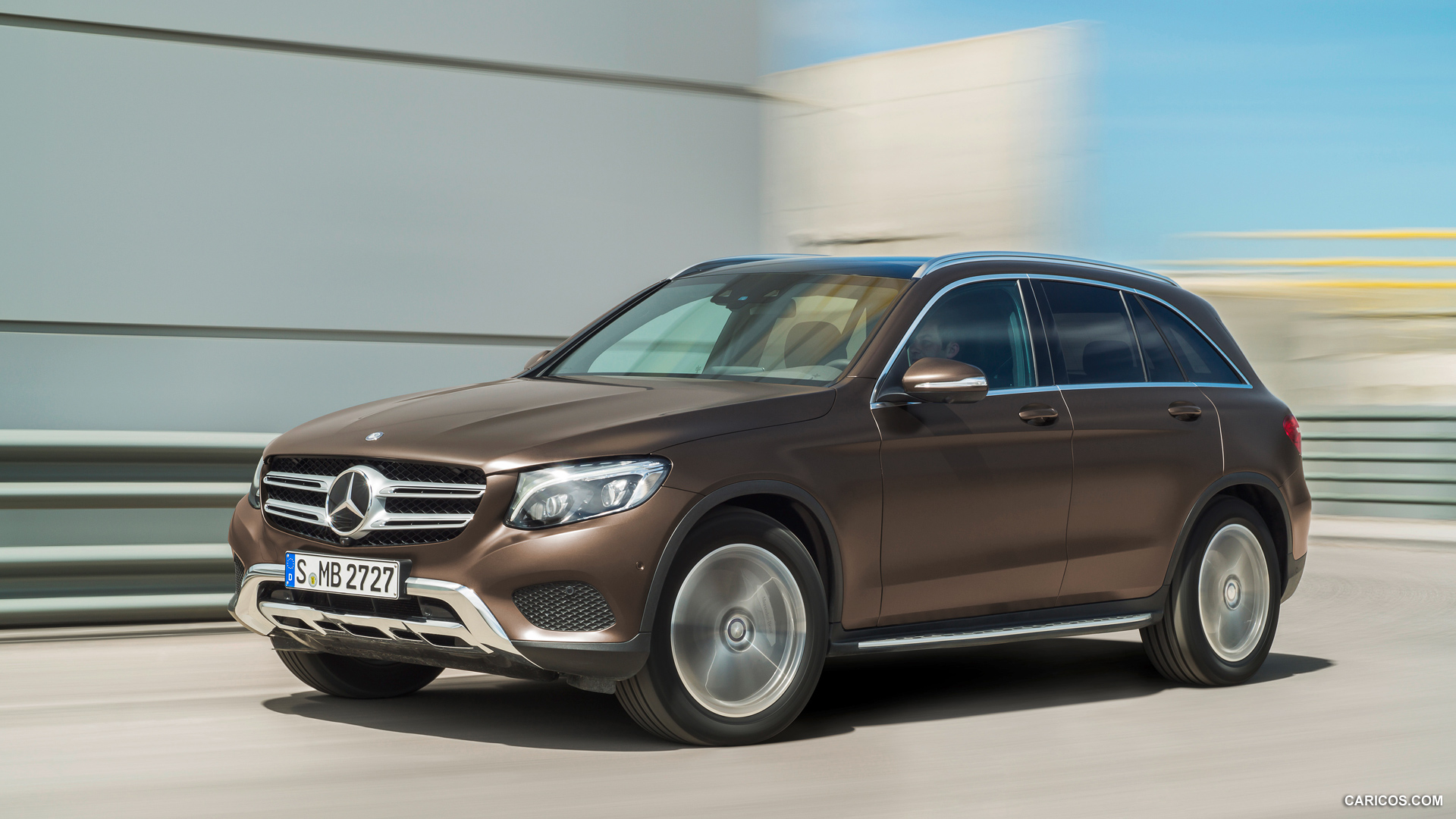2016 Mercedes-Benz GLC-Class GLC 250d 4MATIC (CITRINE BROWN MAGNO, Offroad Line) - Front, #56 of 254