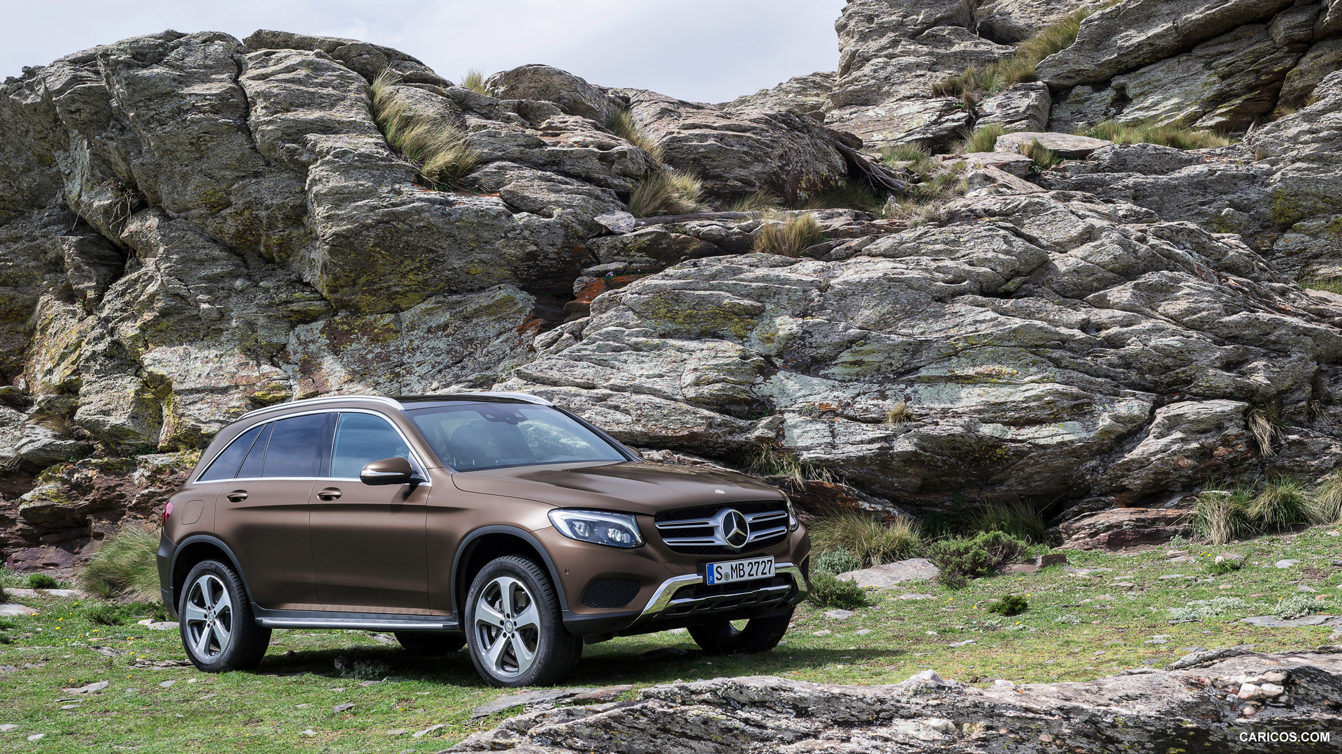 2016 Mercedes-Benz GLC-Class GLC 250d 4MATIC (CITRINE BROWN MAGNO, Offroad Line) - Front, #75 of 254