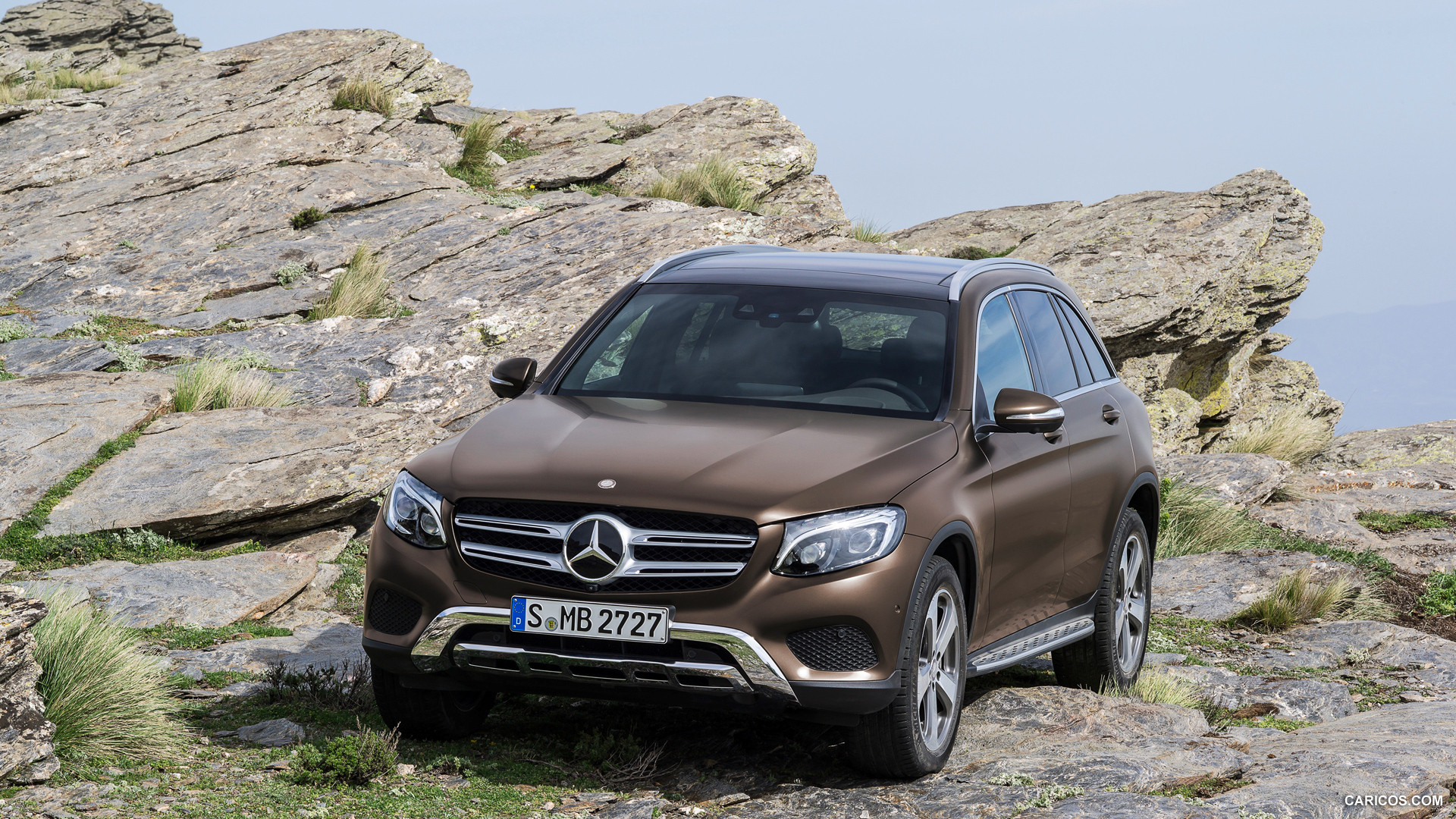 2016 Mercedes-Benz GLC-Class GLC 250d 4MATIC (CITRINE BROWN MAGNO, Offroad Line) - Front, #77 of 254