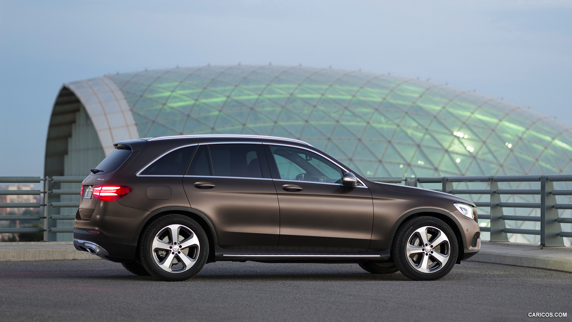 2016 Mercedes-Benz GLC-Class GLC 250d 4MATIC (CITRINE BROWN MAGNO, Offroad Line) - Side, #51 of 254