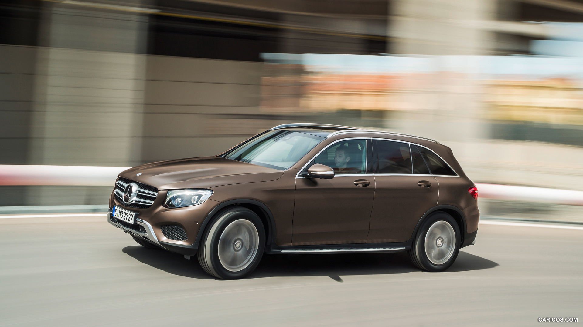 2016 Mercedes-Benz GLC-Class GLC 250d 4MATIC (CITRINE BROWN MAGNO, Offroad Line) - Side, #54 of 254