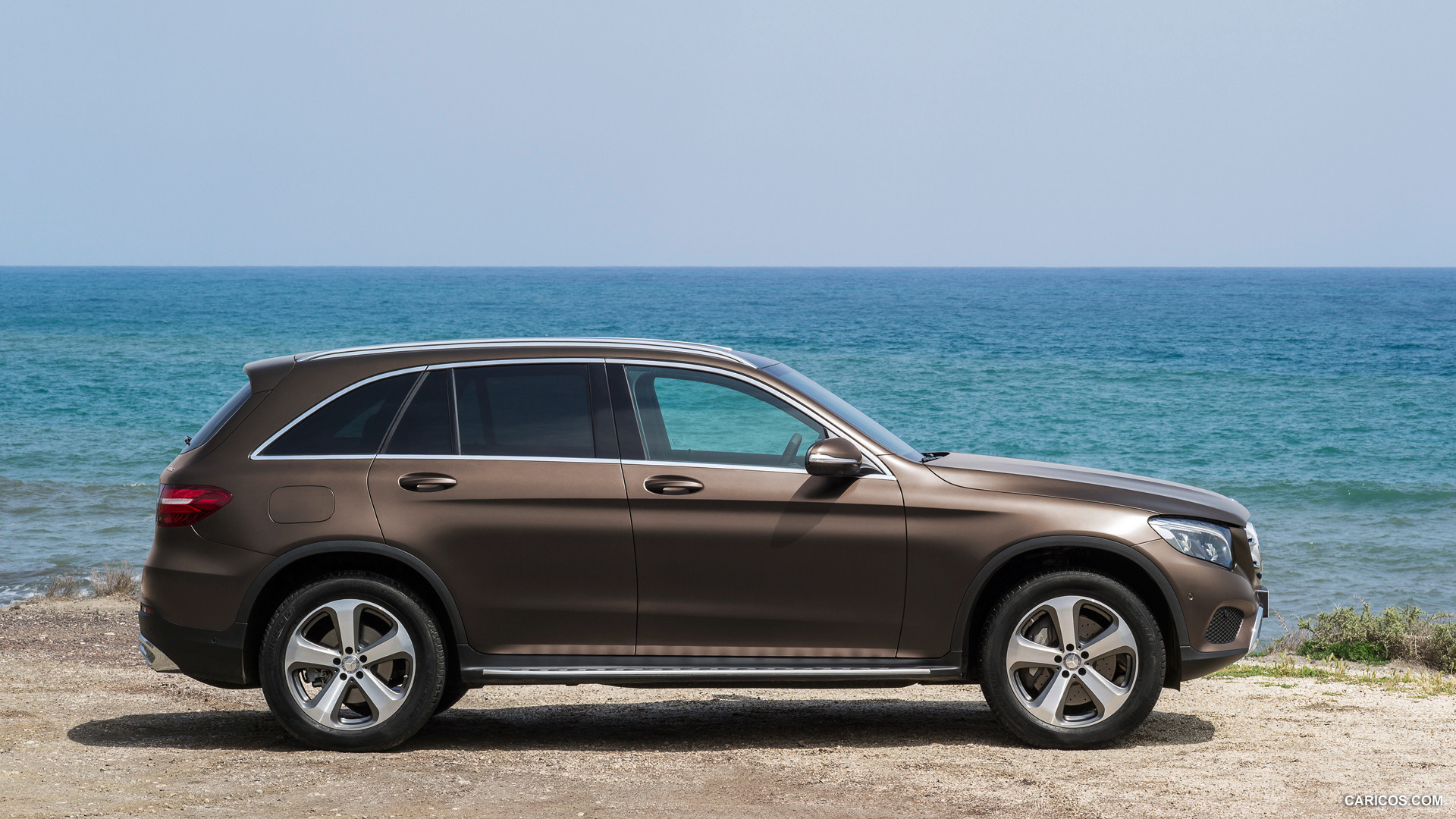 2016 Mercedes-Benz GLC-Class GLC 250d 4MATIC (CITRINE BROWN MAGNO, Offroad Line) - Side, #65 of 254