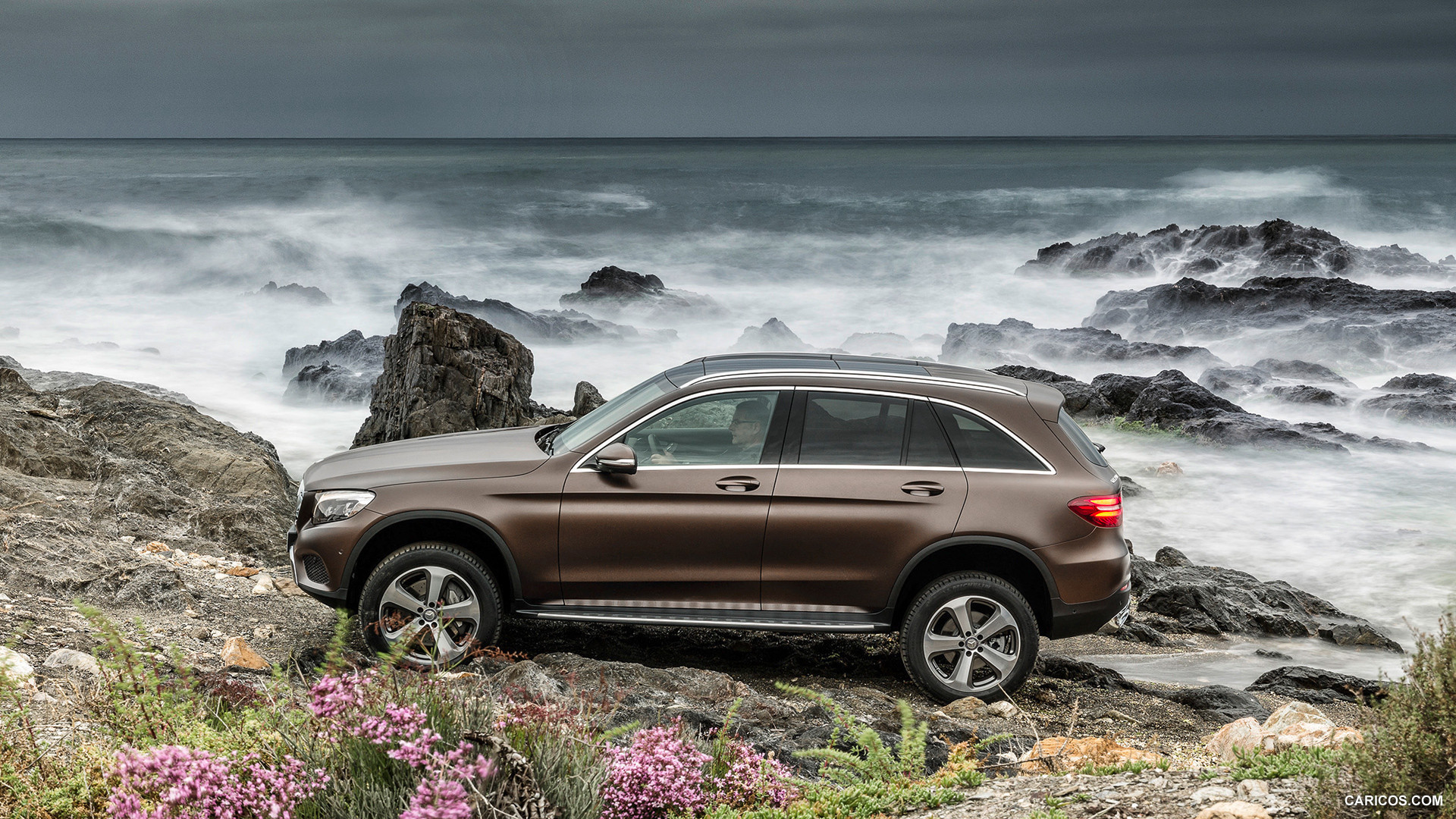 2016 Mercedes-Benz GLC-Class GLC 250d 4MATIC (Citrine Brown Magno, Offroad Line) - Side, #21 of 254
