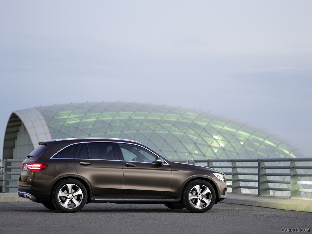 2016 Mercedes-Benz GLC-Class GLC 250d 4MATIC (CITRINE BROWN MAGNO, Offroad Line) - Side