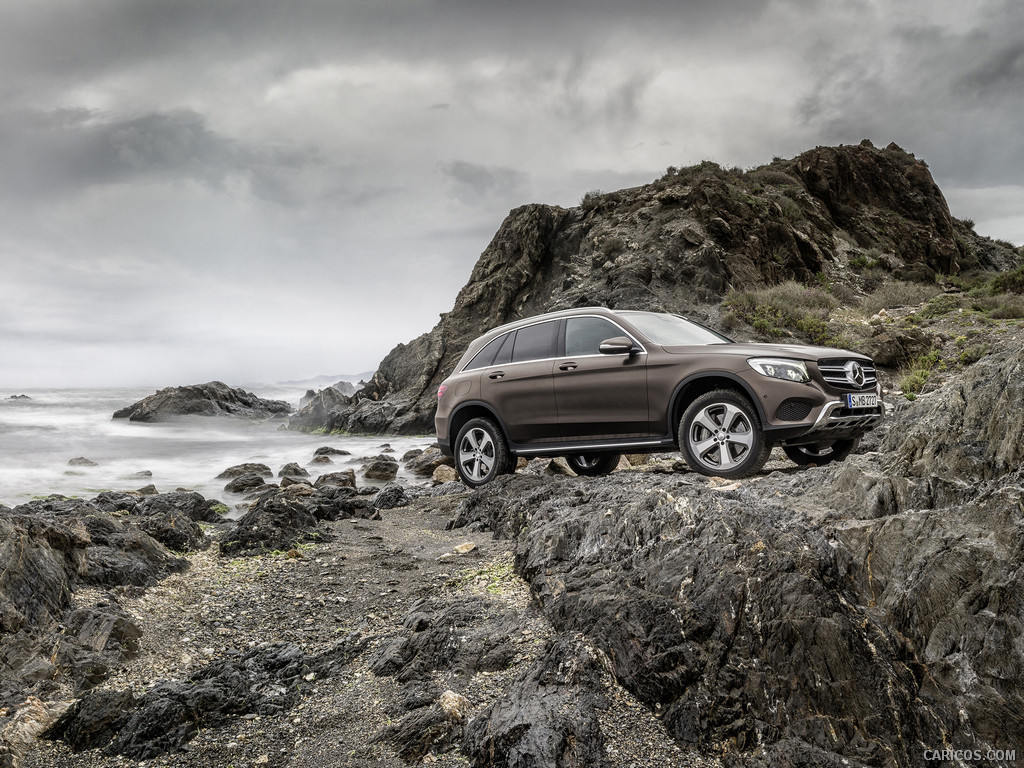 2016 Mercedes-Benz GLC-Class GLC 250d 4MATIC (CITRINE BROWN MAGNO, Offroad Line) - Side