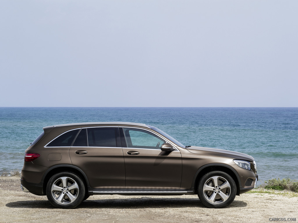 2016 Mercedes-Benz GLC-Class GLC 250d 4MATIC (CITRINE BROWN MAGNO, Offroad Line) - Side