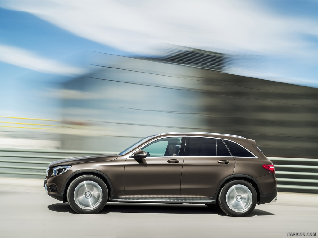 2016 Mercedes-Benz GLC-Class GLC 250d 4MATIC (Citrine Brown Magno, Offroad Line) - Side