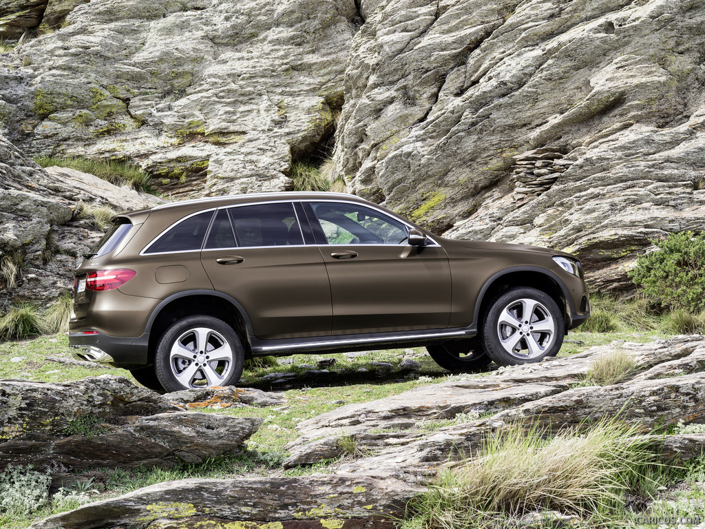 2016 Mercedes-Benz GLC-Class GLC 250d 4MATIC (Citrine Brown Magno, Offroad Line) - Side