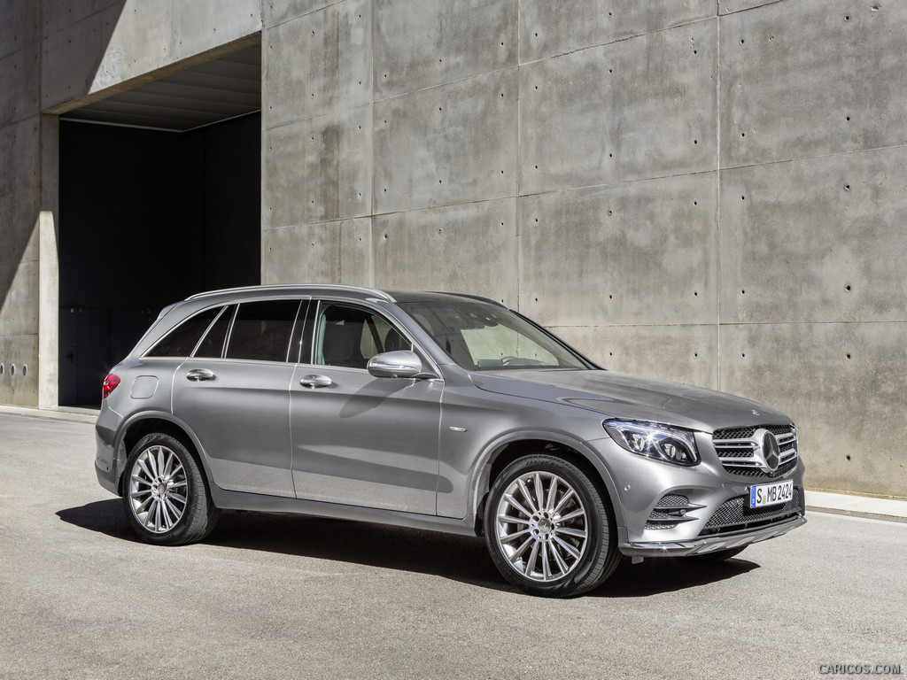 2016 Mercedes-Benz GLC-Class GLC 350e 4MATIC EDITION 1 (Selenite Grey, AMG Line) - Side