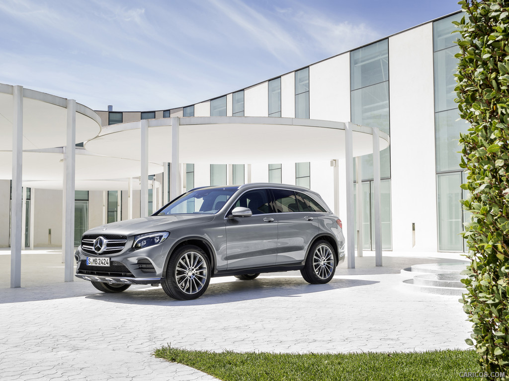 2016 Mercedes-Benz GLC-Class GLC 350e 4MATIC Edition 1 (Selenite Grey, AMG Line) - Front