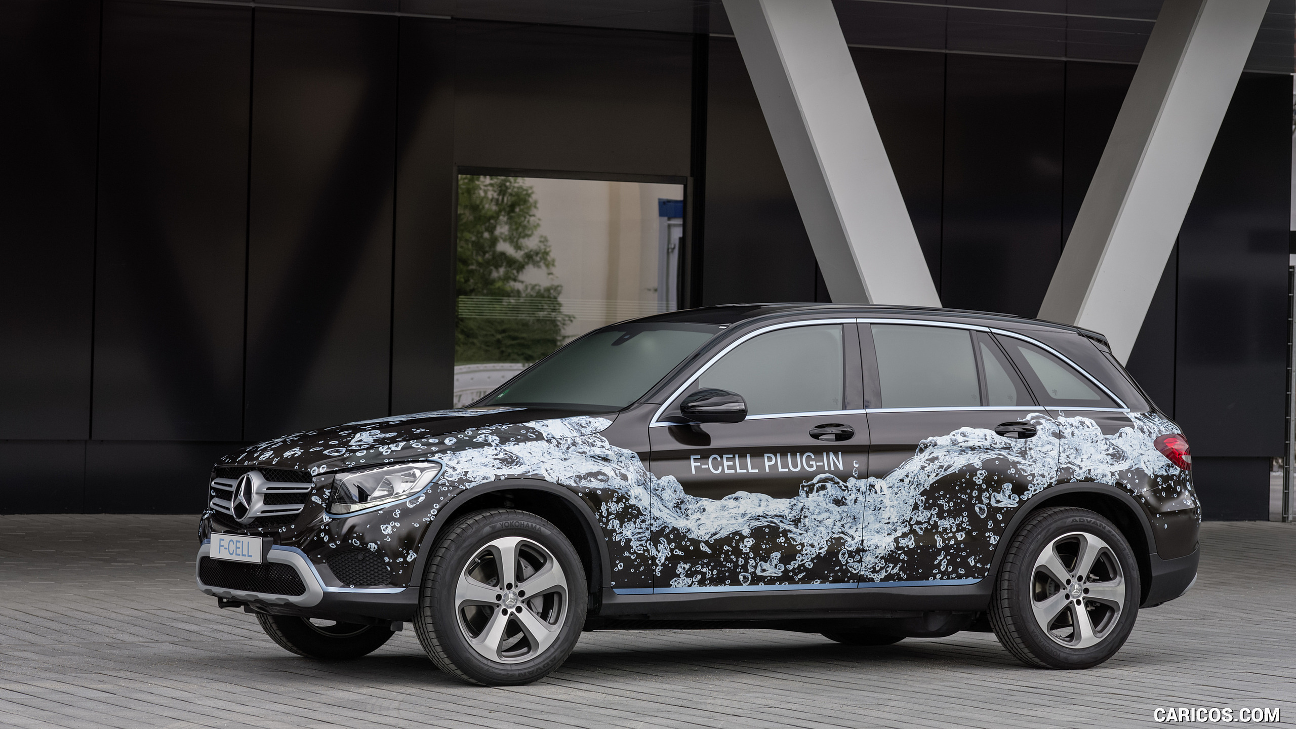 2016 Mercedes-Benz GLC F-Cell Plug-In Concept - Side, #9 of 20