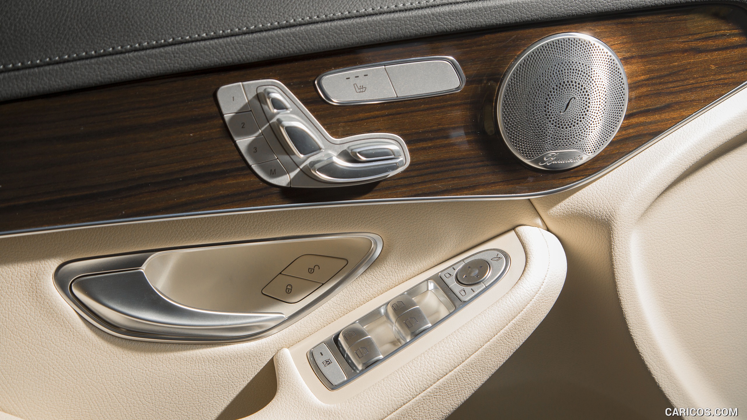 2016 Mercedes-Benz GLC GLC300 4MATIC (US-Spec) - Interior, Detail, #101 of 180