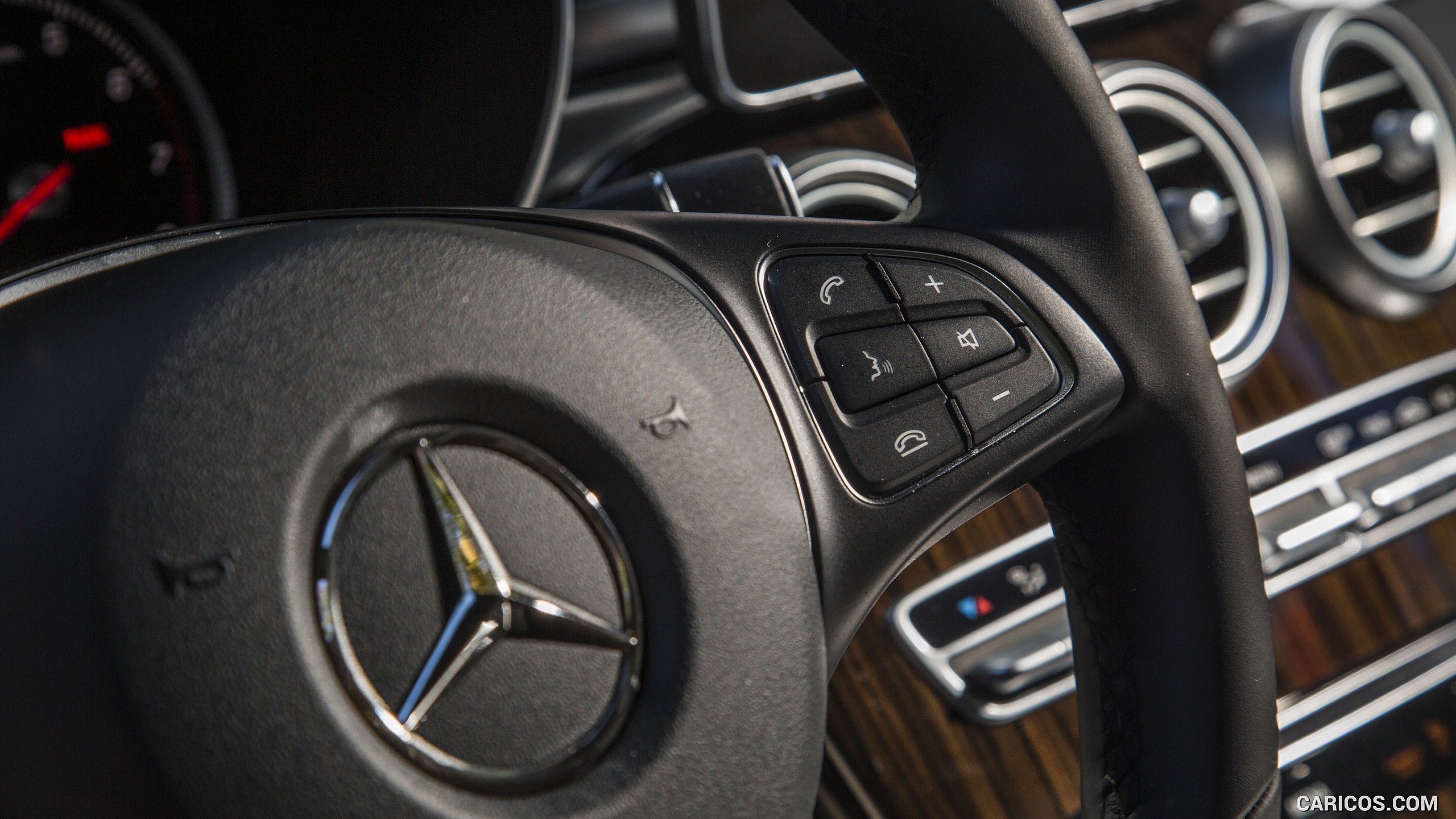 2016 Mercedes-Benz GLC GLC300 4MATIC (US-Spec) - Interior, Steering Wheel, #69 of 180