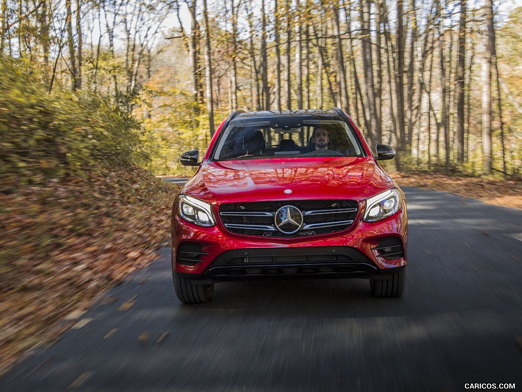 2016 Mercedes-Benz GLC GLC300 4MATIC (US-Spec) - Front