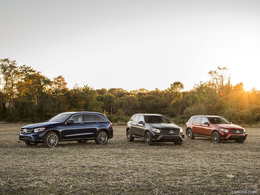 2016 Mercedes-Benz GLC GLC300 4MATIC (US-Spec) - Front