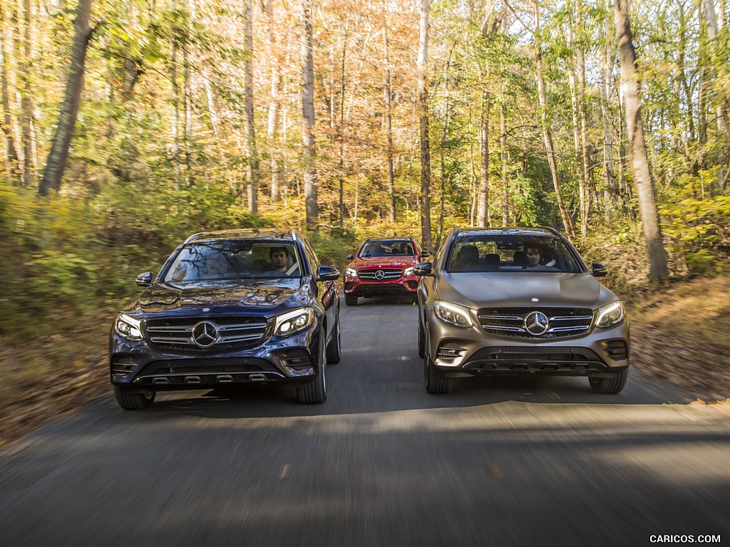 2016 Mercedes-Benz GLC GLC300 4MATIC (US-Spec) - Front