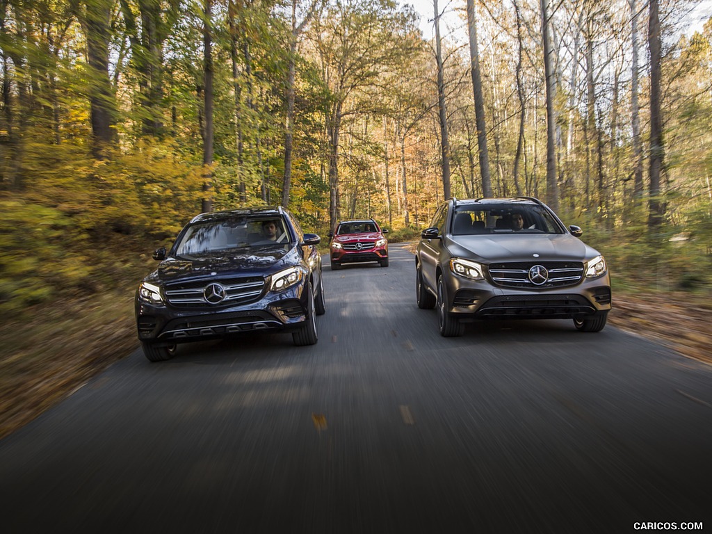 2016 Mercedes-Benz GLC GLC300 4MATIC (US-Spec) - Front