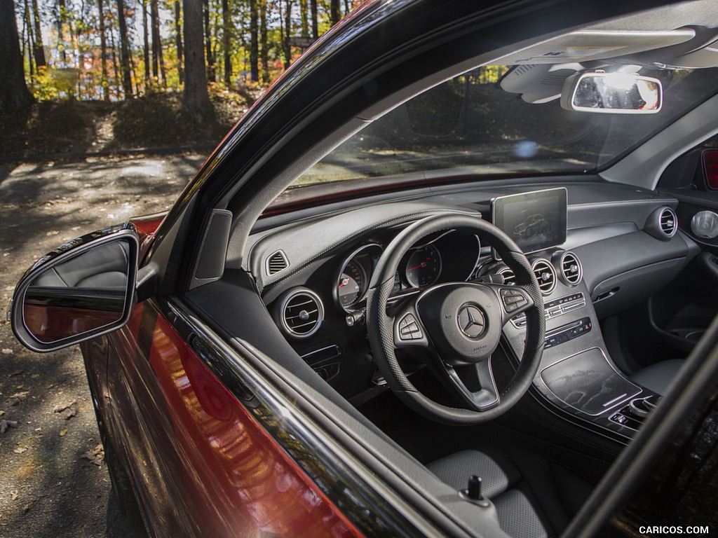 2016 Mercedes-Benz GLC GLC300 4MATIC (US-Spec) - Interior