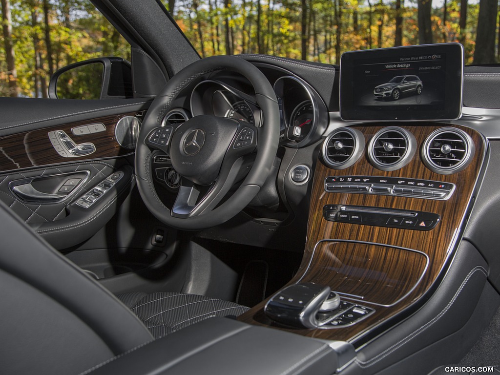 2016 Mercedes-Benz GLC GLC300 4MATIC (US-Spec) - Interior