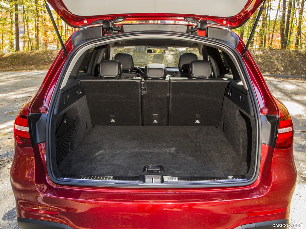 2016 Mercedes-Benz GLC GLC300 4MATIC (US-Spec) - Trunk