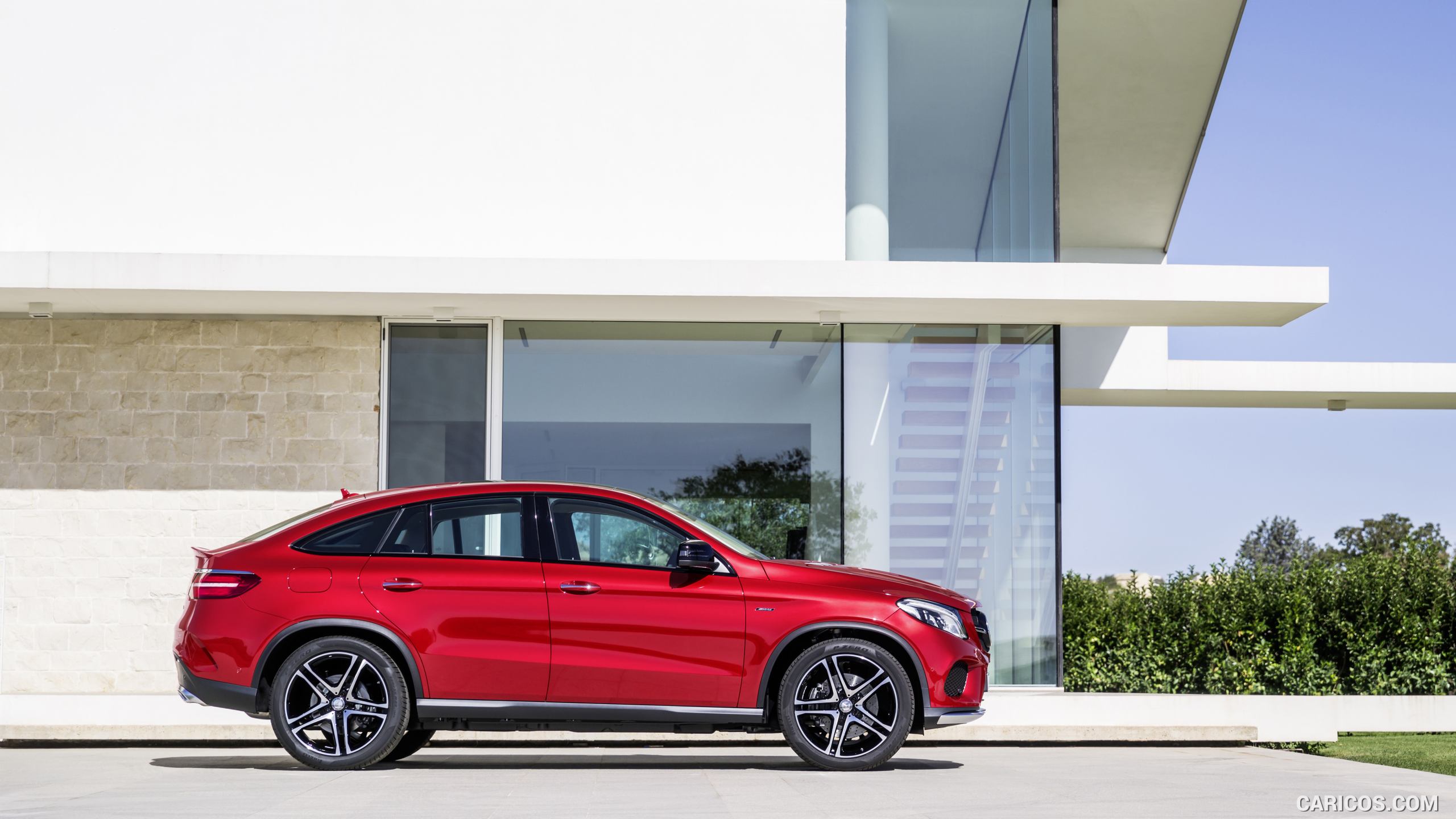 2016 Mercedes-Benz GLE 450 AMG Coupe 4MATIC (Designo Hyacinth Red Metallic) - Side, #7 of 115