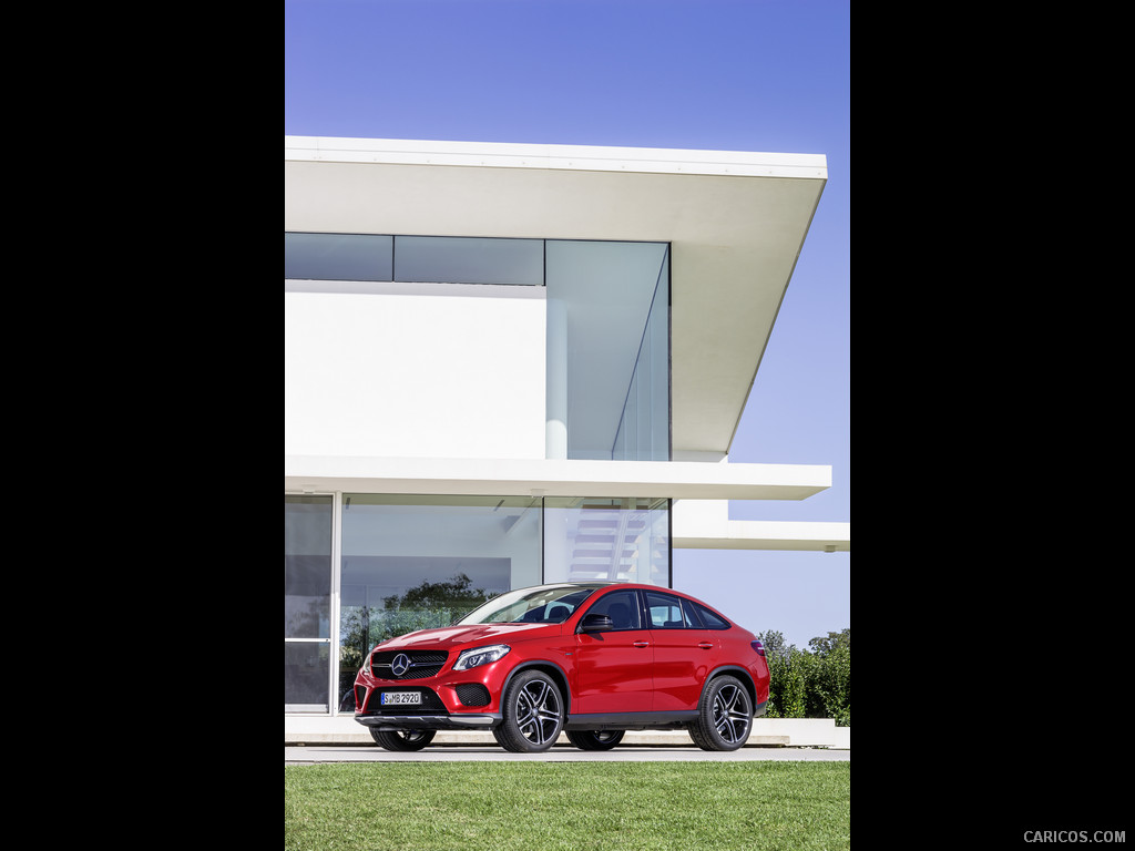 2016 Mercedes-Benz GLE 450 AMG Coupe 4MATIC (Designo Hyacinth Red Metallic) - Front