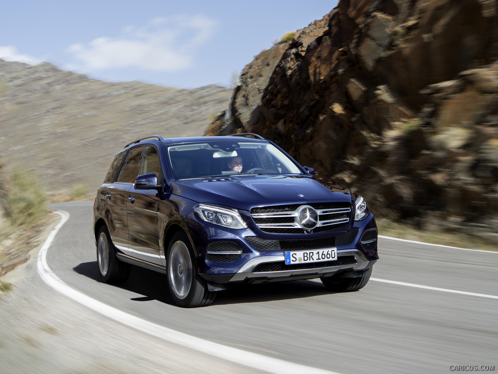 2016 Mercedes-Benz GLE-Class GLE 250 d (Cavansite Blue Metallic) - Front