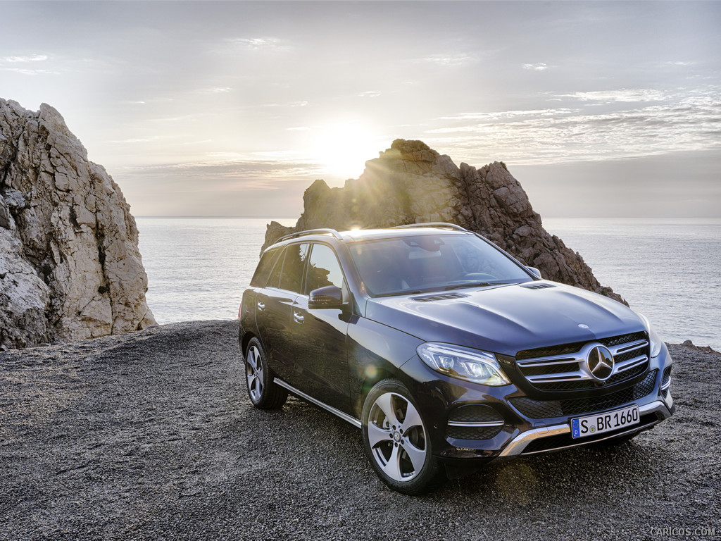 2016 Mercedes-Benz GLE-Class GLE 250 d (Cavansite Blue Metallic) - Front