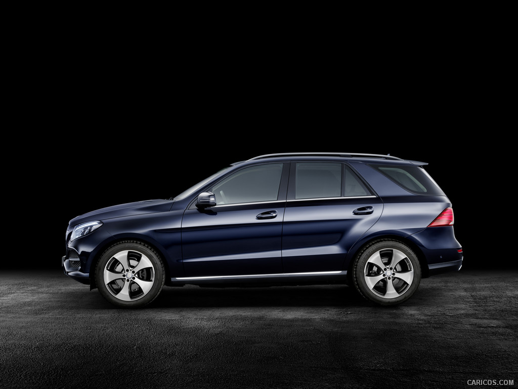 2016 Mercedes-Benz GLE-Class GLE 250 d (Cavansite Blue Metallic) - Side