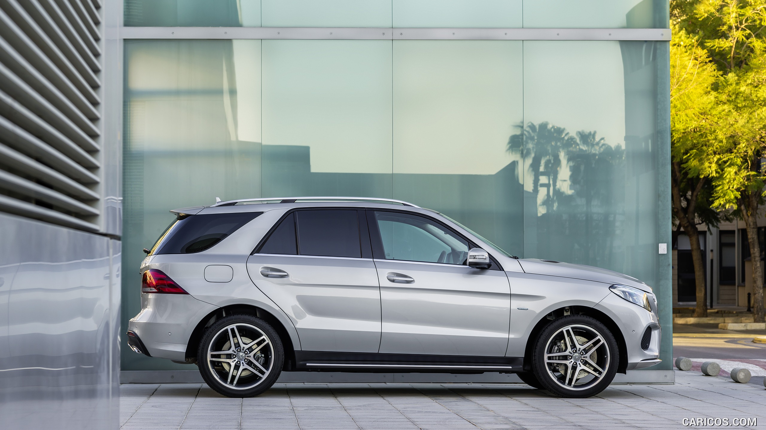 2016 Mercedes-Benz GLE-Class GLE 500 e AMG Line - Side, #11 of 141