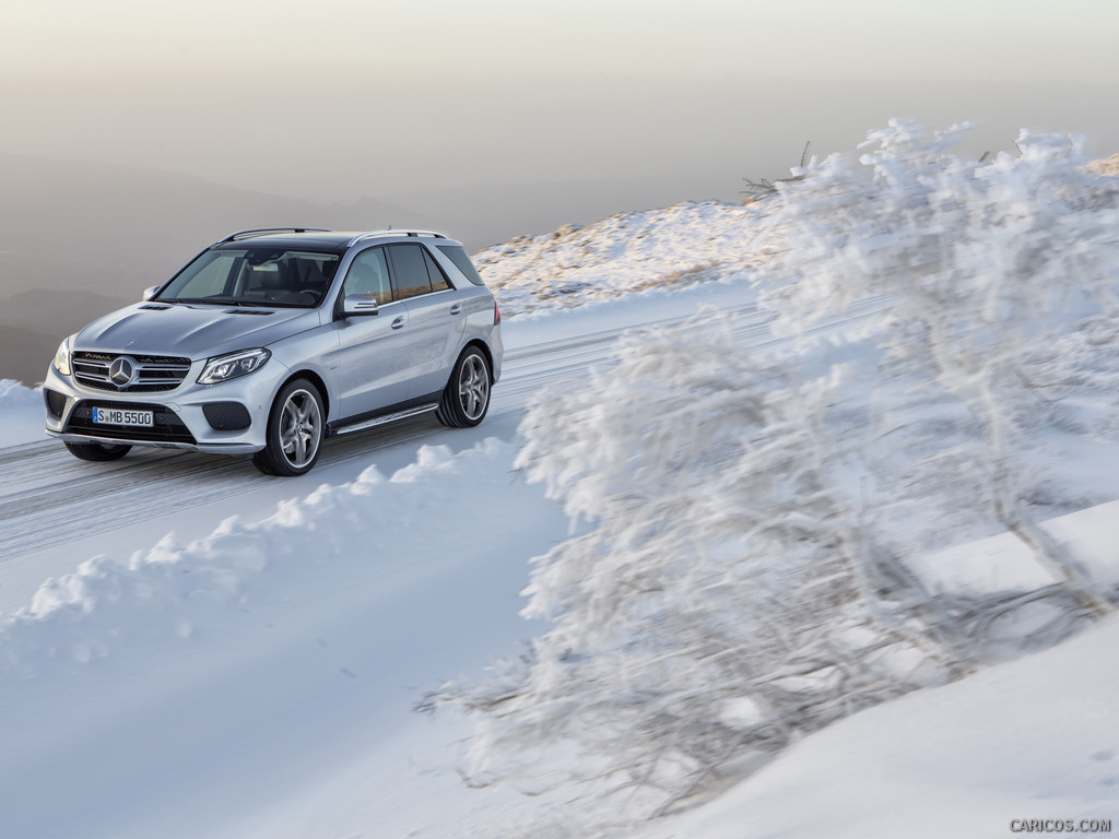 2016 Mercedes-Benz GLE-Class GLE 500e (Plug-In Hybrid, Diamond Silver Metallic, AMG Line) - Front