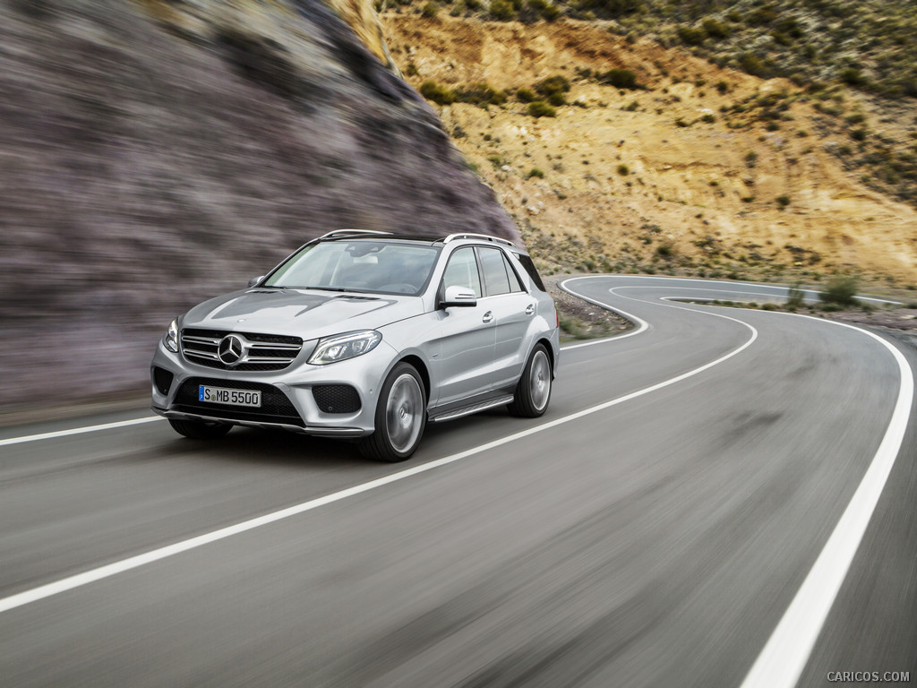 2016 Mercedes-Benz GLE-Class GLE 500e (Plug-In Hybrid, Diamond Silver Metallic, AMG Line) - Front