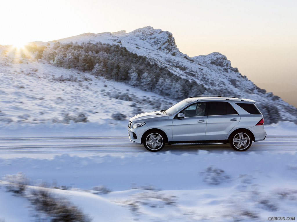 2016 Mercedes-Benz GLE-Class GLE 500e (Plug-In Hybrid, Diamond Silver Metallic, AMG Line) - Side