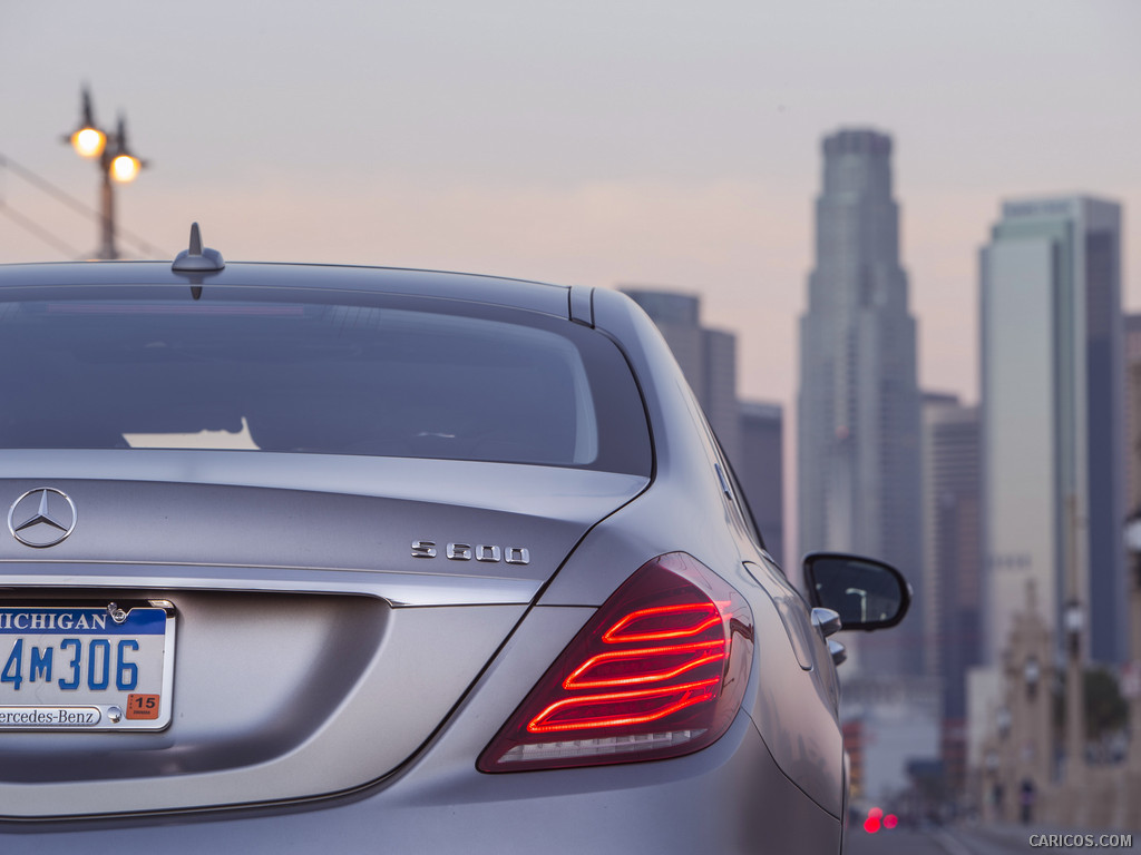 2016 Mercedes-Maybach S-Class S600  - Tail Light