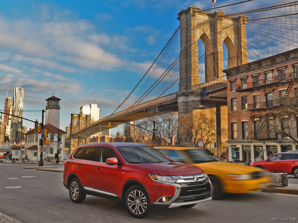 2016 Mitsubishi Outlander  - Front