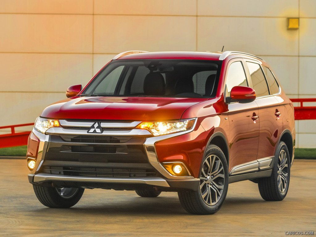 2016 Mitsubishi Outlander  - Front