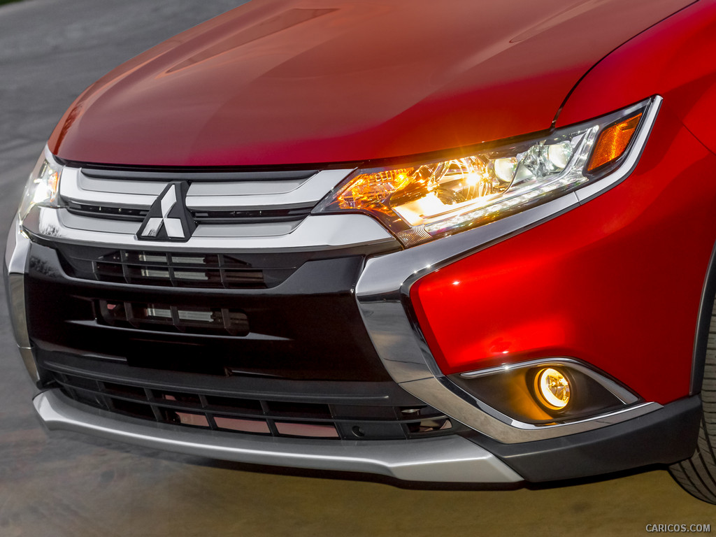 2016 Mitsubishi Outlander  - Front