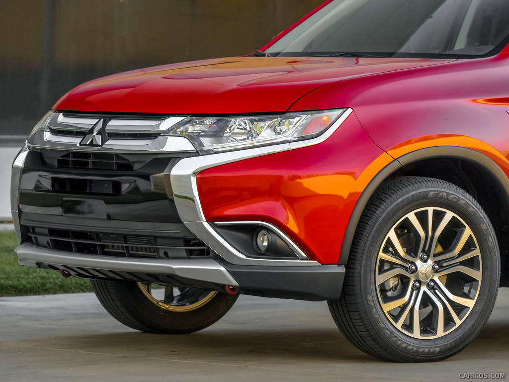 2016 Mitsubishi Outlander  - Front