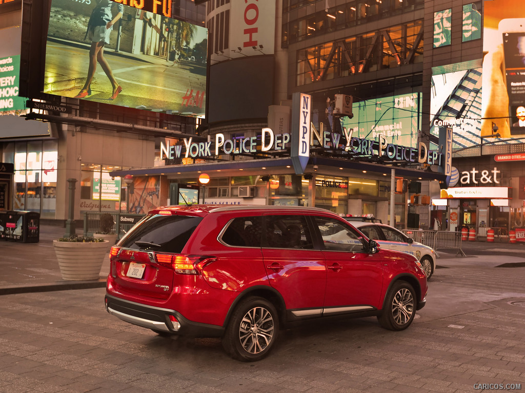 2016 Mitsubishi Outlander  - Rear