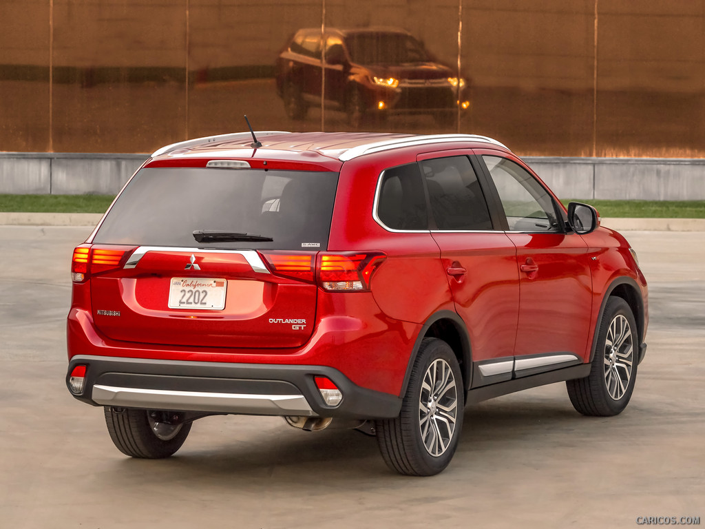 2016 Mitsubishi Outlander  - Rear