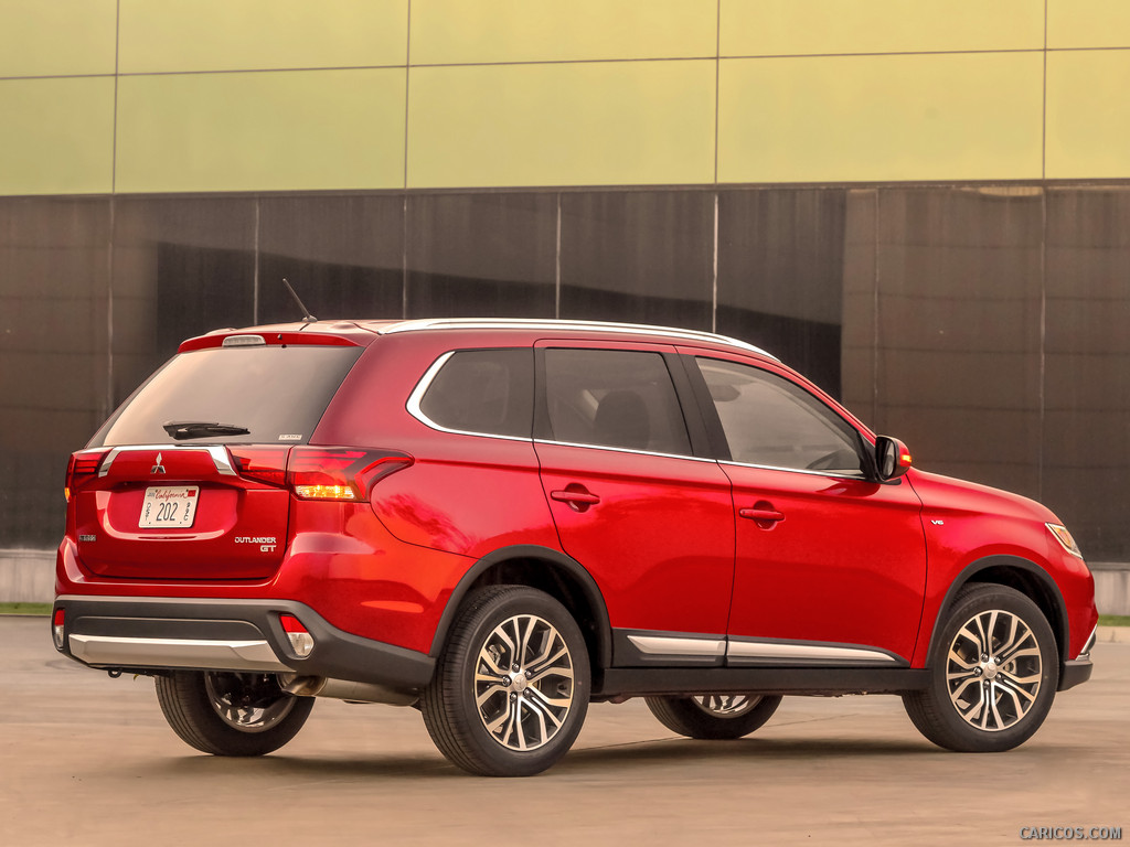 2016 Mitsubishi Outlander  - Rear