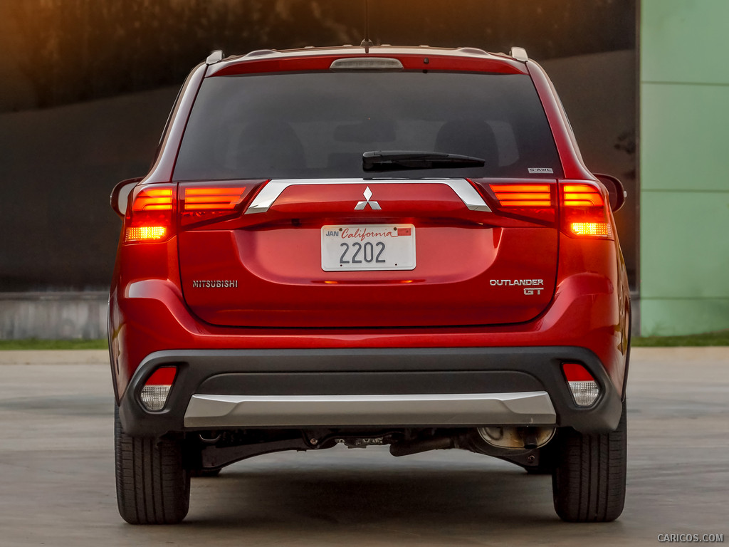 2016 Mitsubishi Outlander  - Rear