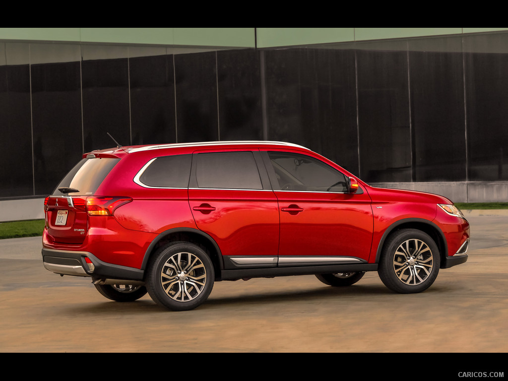 2016 Mitsubishi Outlander  - Side