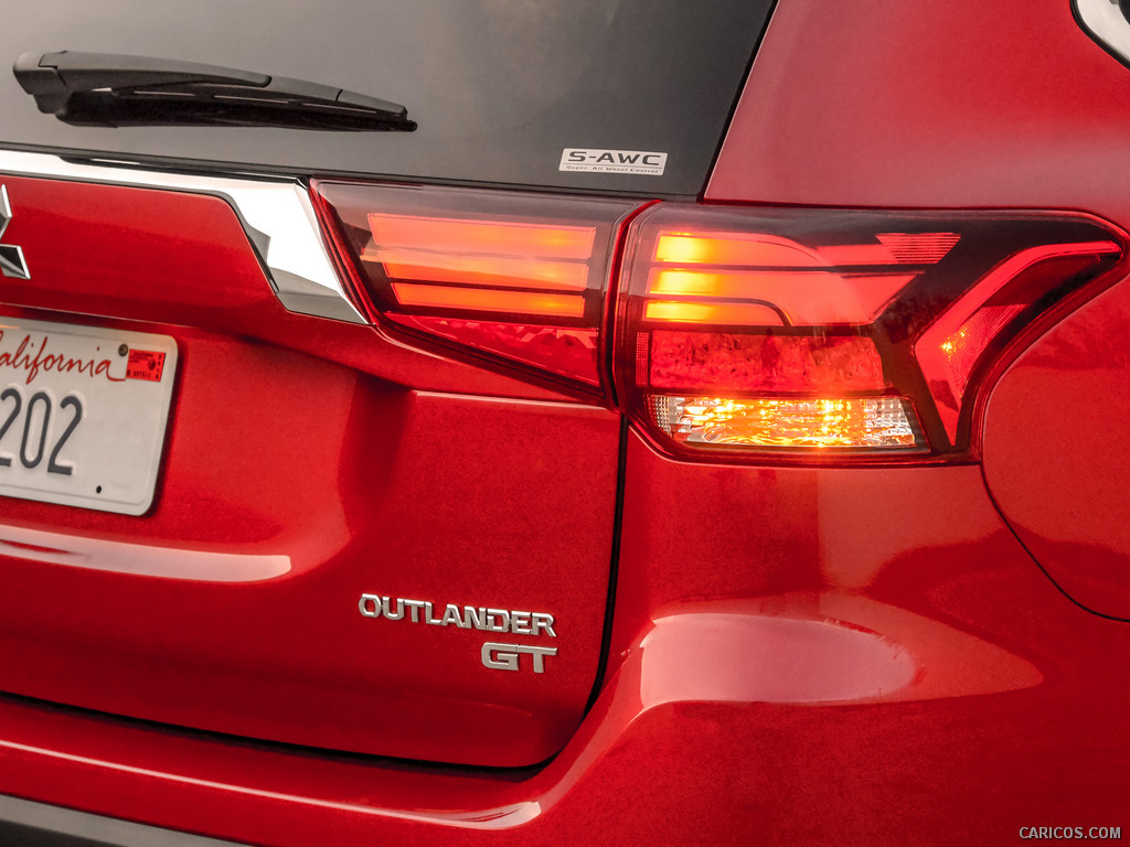 2016 Mitsubishi Outlander  - Tail Light